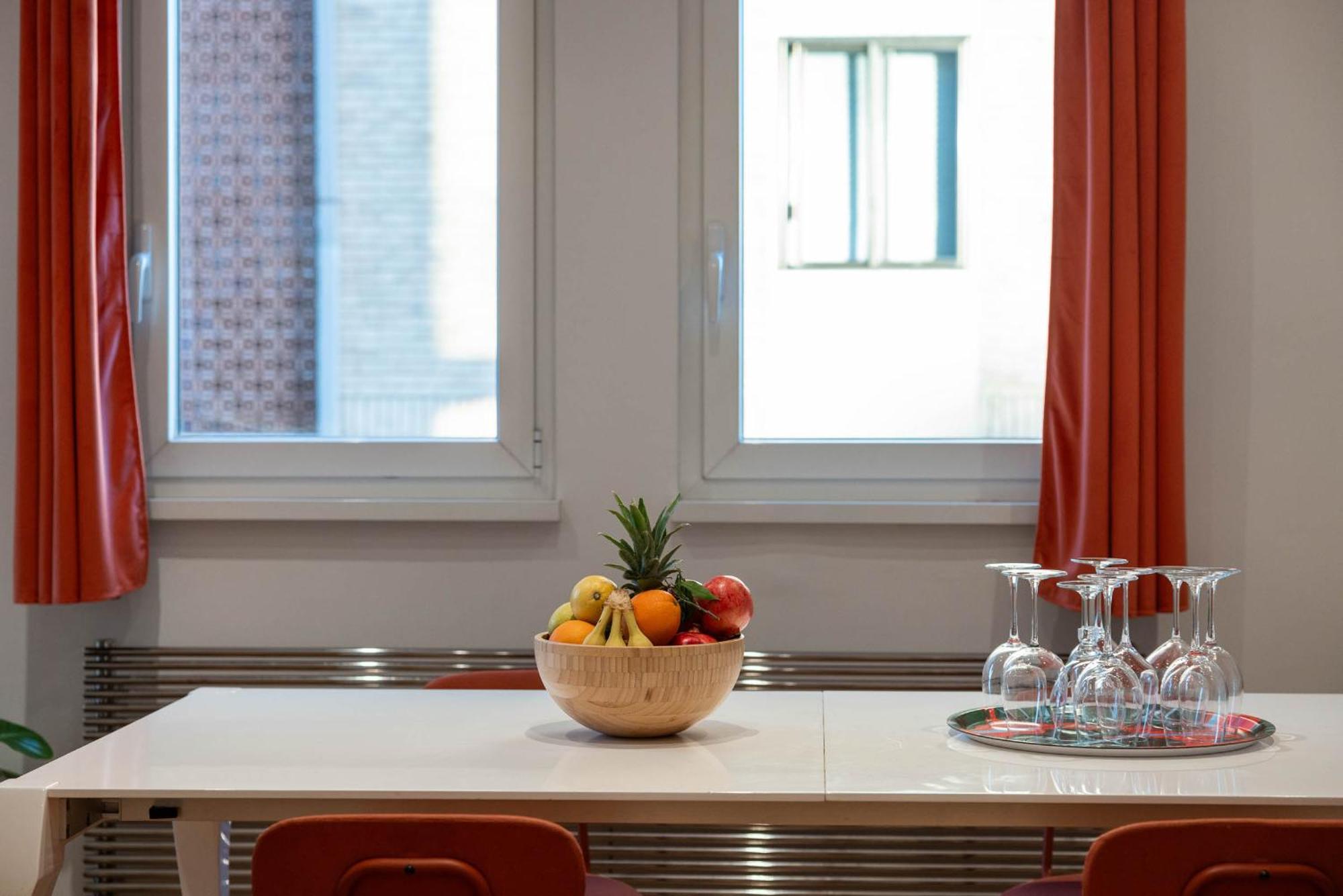 Casa Dei Visionari - Mare Apartment Bari Ngoại thất bức ảnh