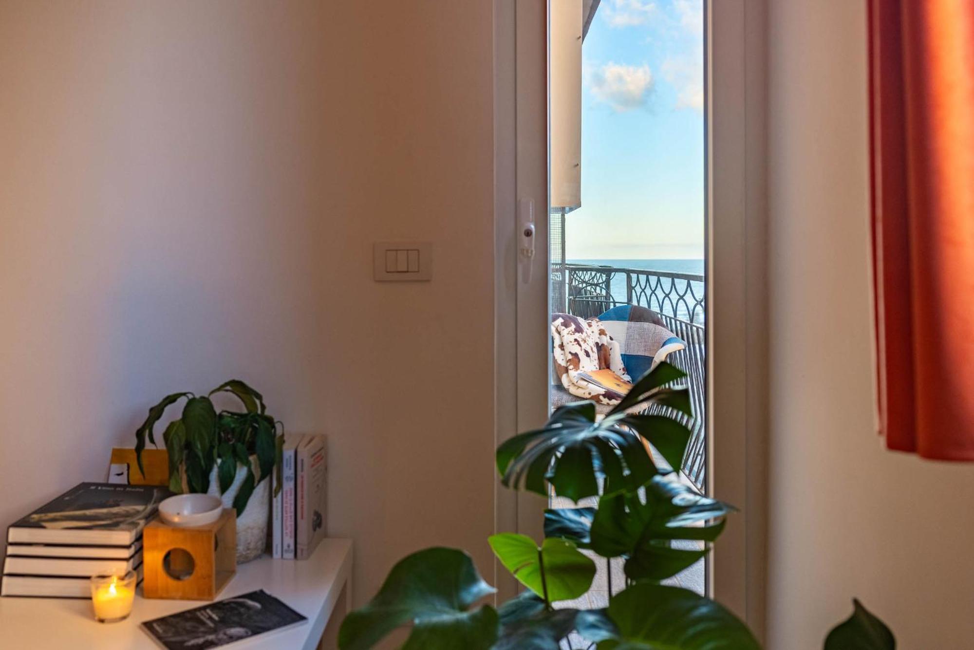 Casa Dei Visionari - Mare Apartment Bari Ngoại thất bức ảnh