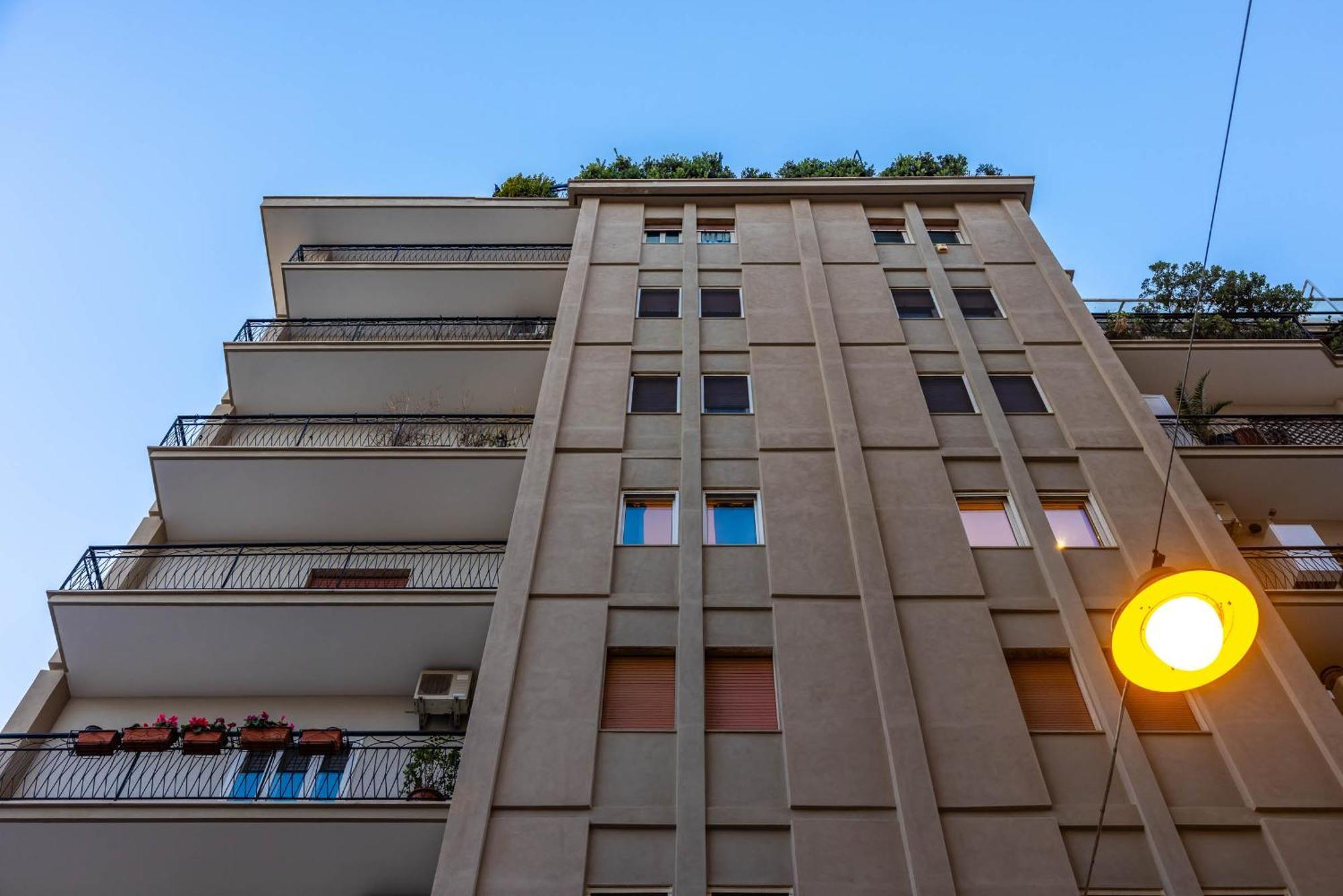Casa Dei Visionari - Mare Apartment Bari Ngoại thất bức ảnh