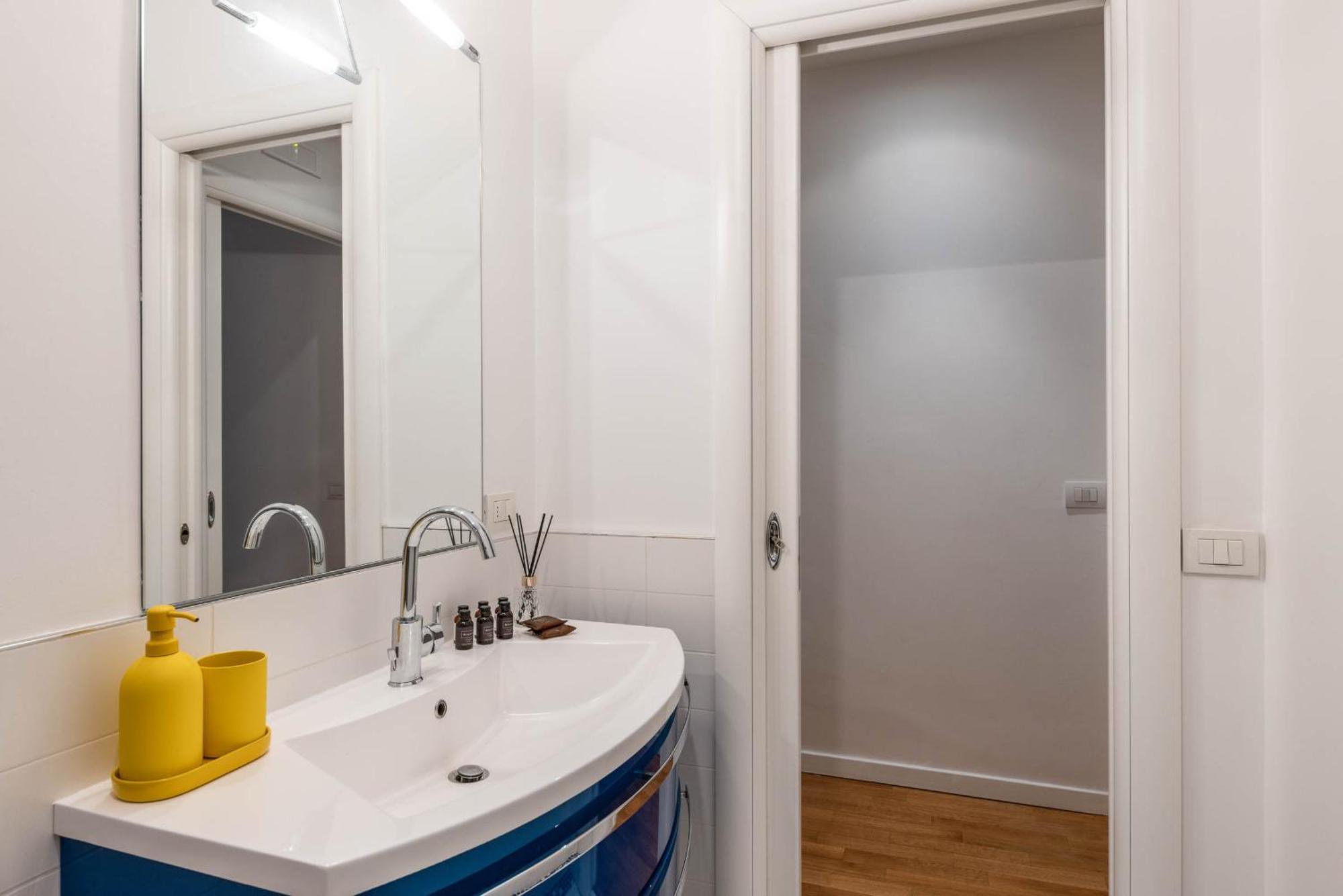 Casa Dei Visionari - Mare Apartment Bari Ngoại thất bức ảnh